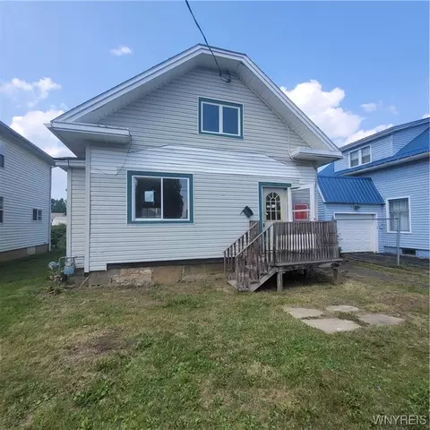 39 Chestnut St, Allegany, NY 14706