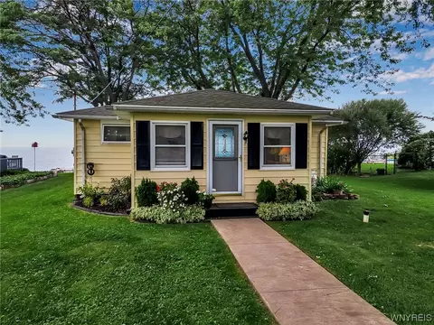 9101 Lake Shore Dr, Somerset, NY 14012