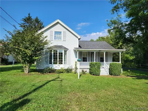 721 Willardshire Rd, East Aurora, NY 14052