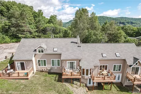 207 Deer Crossing Rd, Ellicottville, NY 14731