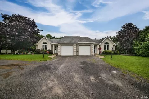 8195 Schreiner Rd, Eden, NY 14057