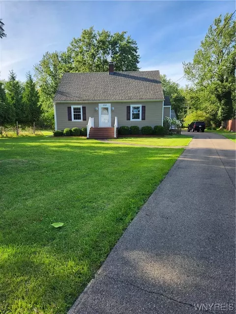 5016 Seneca St, West Seneca, NY 14224