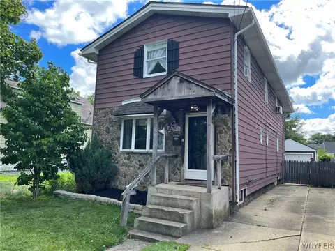 125 10th Ave, North Tonawanda, NY 14120