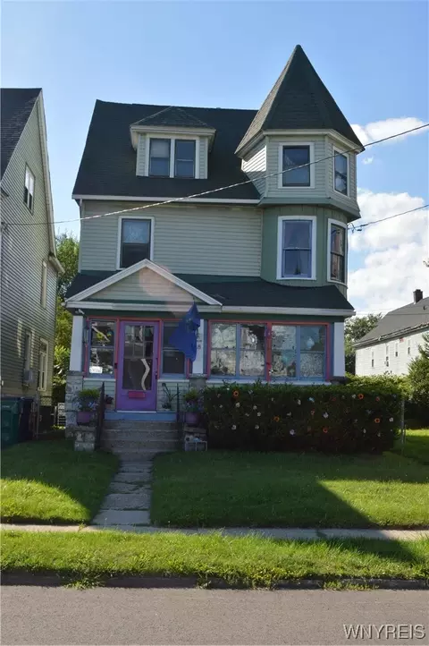 18 Oakdale Pl, Buffalo, NY 14210
