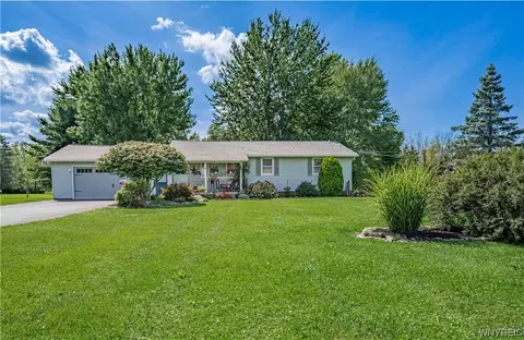 3884 Coomer Rd, Newfane, NY 14108