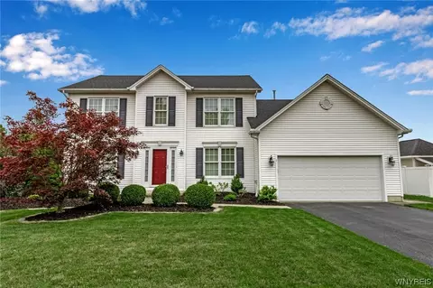 1 Stream View Ln, Lancaster, NY 14086