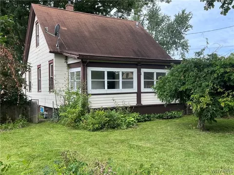 442 79th St, Niagara Falls, NY 14304
