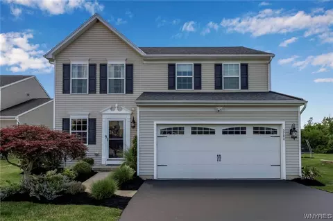 5784 Willow Creek Ln, Cambria, NY 14132
