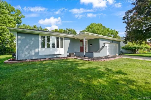 4545 Hedgewood Dr, Buffalo, NY 14221