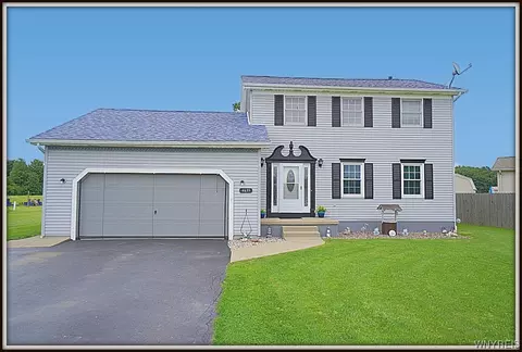 4635 Theresa Ln, Niagara, NY 14305