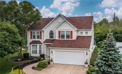 2258 Shadow Ln, Lake View, NY 14085