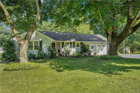 34 Maltbie Rd, Persia, NY 14070