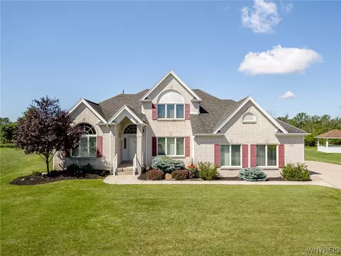 53 Nina Ter, West Seneca, NY 14224