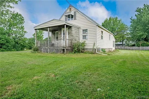 1101 Sweet Home Rd, Niagara Falls, NY 14305