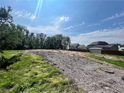 38 Autumn Meadows Ln, Amherst, NY 14051