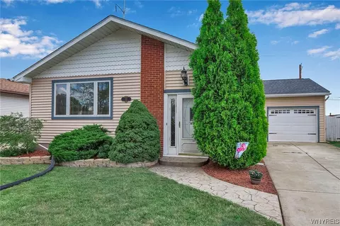 117 Satinwood Dr, Cheektowaga, NY 14225