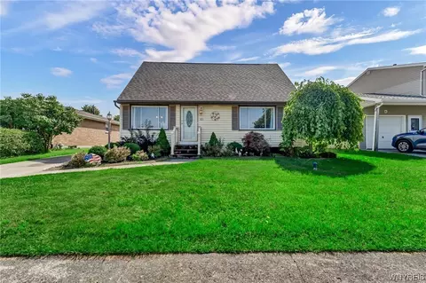 18 Highview Cir, Buffalo, NY 14219