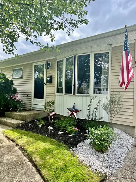 44 Floradale Ave, Tonawanda, NY 14150