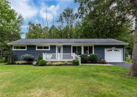 3601 Stony Point Rd, Grand Island, NY 14072