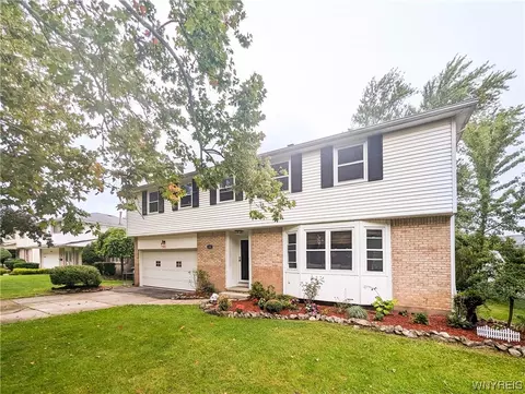 355 Cottonwood Dr, Amherst, NY 14221