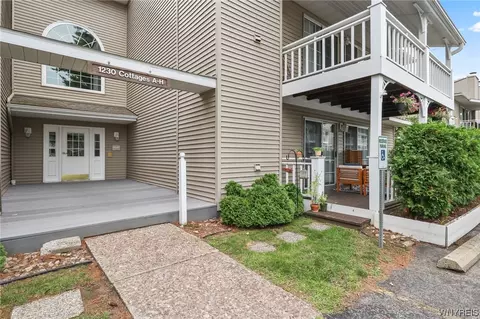 1230 Youngs Rd #B, Amherst, NY 14221