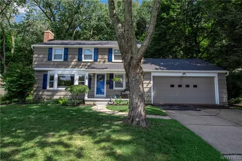5 Jolls Ln, Orchard Park, NY 14127