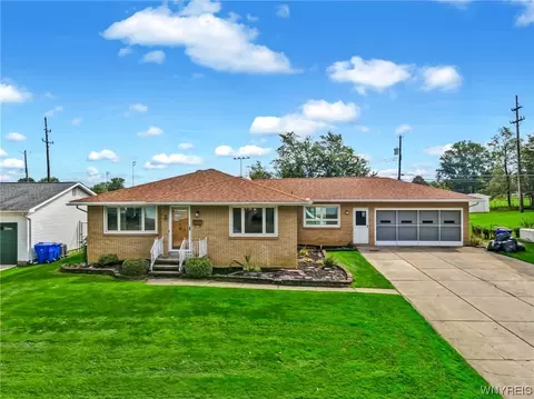 37 Sibley Dr, West Seneca, NY 14224