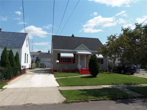53 Clayton St, Buffalo, NY 14207