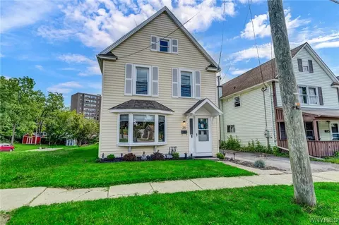 25 N Aurora St, Lancaster, NY 14086