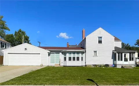 4 Saint Martins Pl, Buffalo, NY 14220