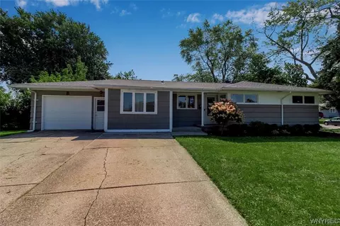 58 Koenig Cir, Tonawanda, NY 14150
