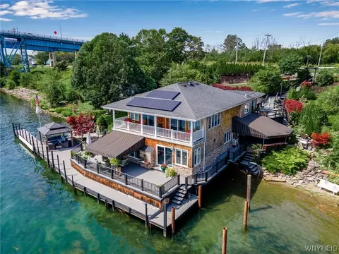 1559 E River Rd, Grand Island, NY 14072