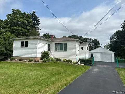 173 Tennyson Ter, Amherst, NY 14221