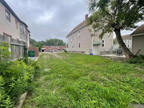 586 Tonawanda St, Buffalo, NY 14207