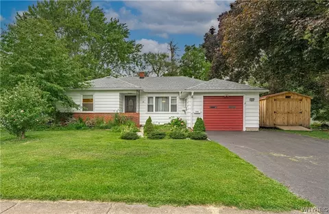 141 Elizabeth St, Ridgeway, NY 14103