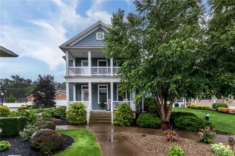 404 Garden Ln, Lewiston, NY 14092