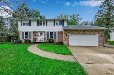 46 Lakeside Ct, West Seneca, NY 14224