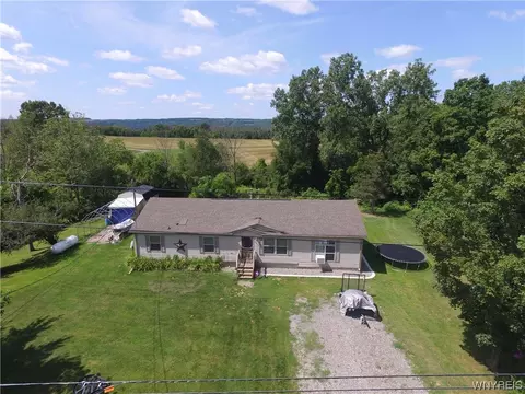 1662 Dillon Rd, Middlebury, NY 14591
