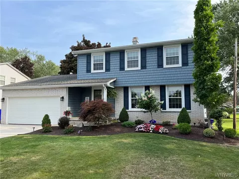 120 Pleasantview Ln, West Seneca, NY 14224