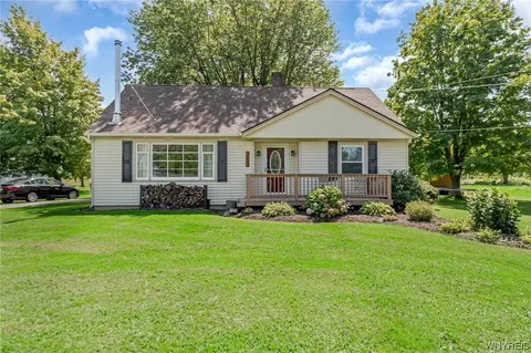 3033 Pleasant Ave, Hamburg, NY 14075
