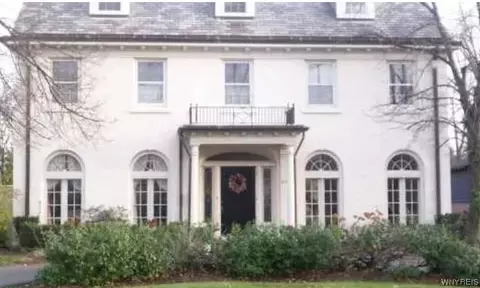 82 Middlesex Rd, Buffalo, NY 14216