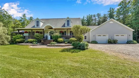 13425 Ward Rd, Holland, NY 14080