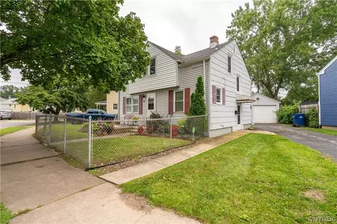 32 Pritchard St, Buffalo, NY 14210