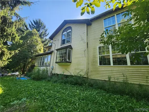 5030 S Gravel Rd, Shelby, NY 14103