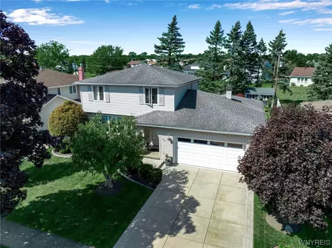 292 Wayside Dr, Depew, NY 14043