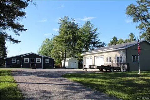 41 S Shore Dr, Bennington, NY 14004