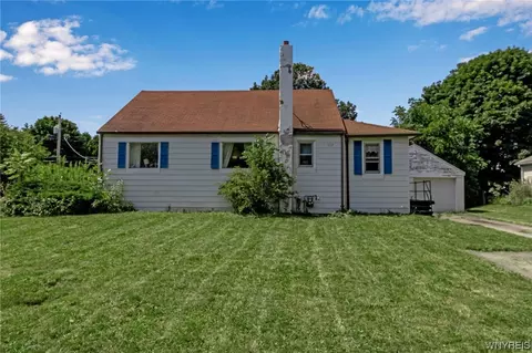 207 Harding Rd, Amherst, NY 14221