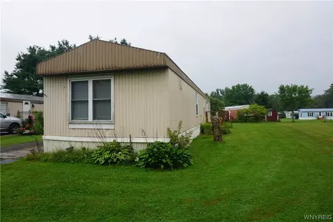 39 Tracey Ln, Delevan, NY 14042