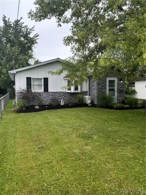 632 Longmeadow Rd, Amherst, NY 14226