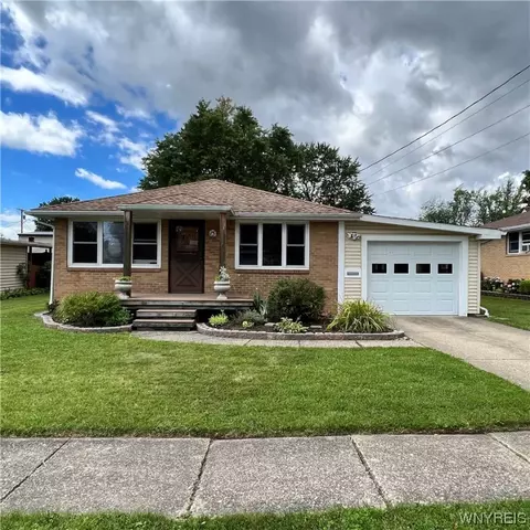 15 Cotton St, Lancaster, NY 14086